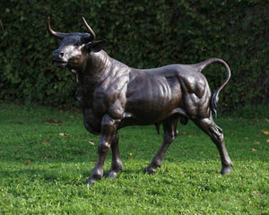 Bronzen stier beeld