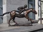 Bronzen beeld Jockey op paard 70x30x135cm