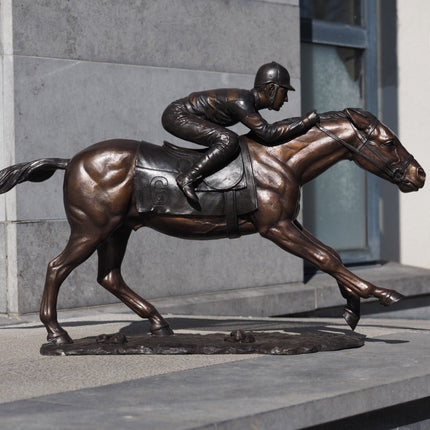Bronzen beeld Jockey op paard 70x30x135cm - Doika - Bronzen beeld - Doika - 5410807909386 - B938