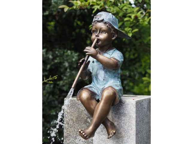Bronzen beeld Jongen met fluit 49x18x25cm - Doika - Bronzen beeld - Doika - 5410807013915 - AN1391BRW-V-F