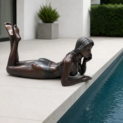 Bronzen Beeld Liggend Meisje In Badpak 90x35x50 cm - Doika - Bronzen beeld - Thermobrass - 5410807015575 - B1557