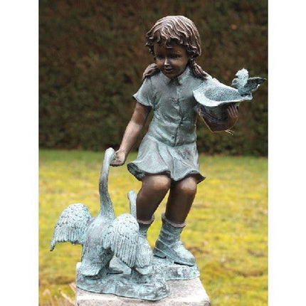 Bronzen beeld Meisje met ganzen 54x40x20cm - Doika - Bronzen beeld - Doika - 5410807010631 - AN1063BRW-V-F