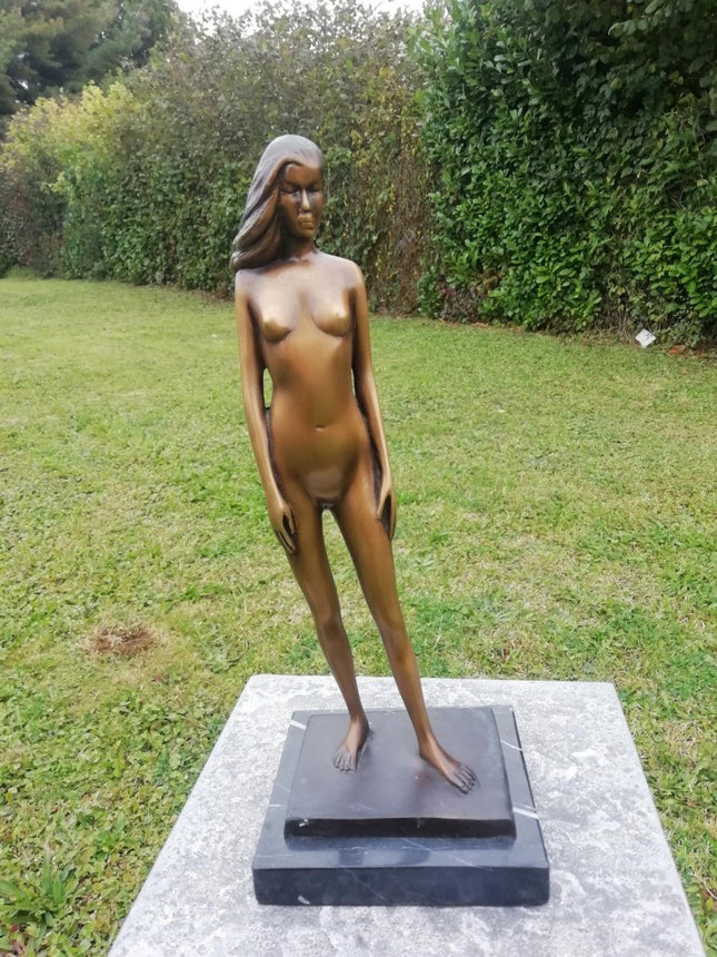 Bronzen beeld Staand 34x12x14cm - Doika - Bronzen beeld - Doika - 5410807610220 - BS61022