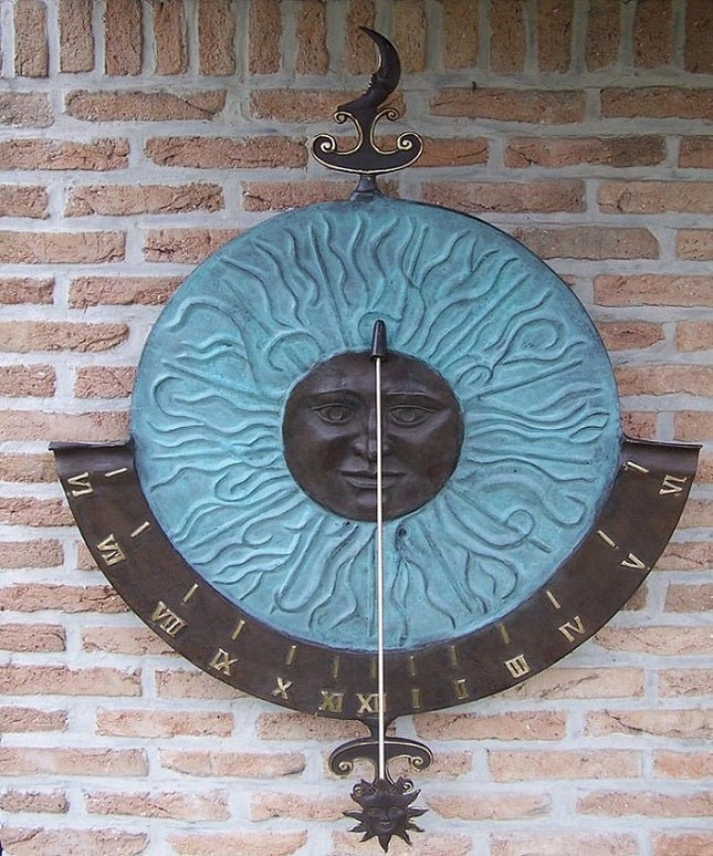 Bronzen Grote zonnewijzer muurbevestiging 85x40x85cm - Doika - Zonnewijzer - Doika - 5410807107287 - HW0728BR-V