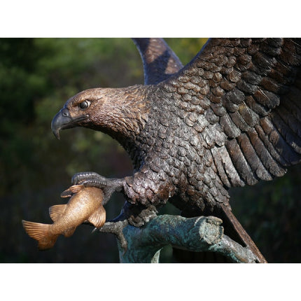 Thermobrass Grote arend op boomstronk 233x100x167cm (HxBxL) - Doika BV - Bronzen beeld - Thermobrass - 5410807912430 - B1243